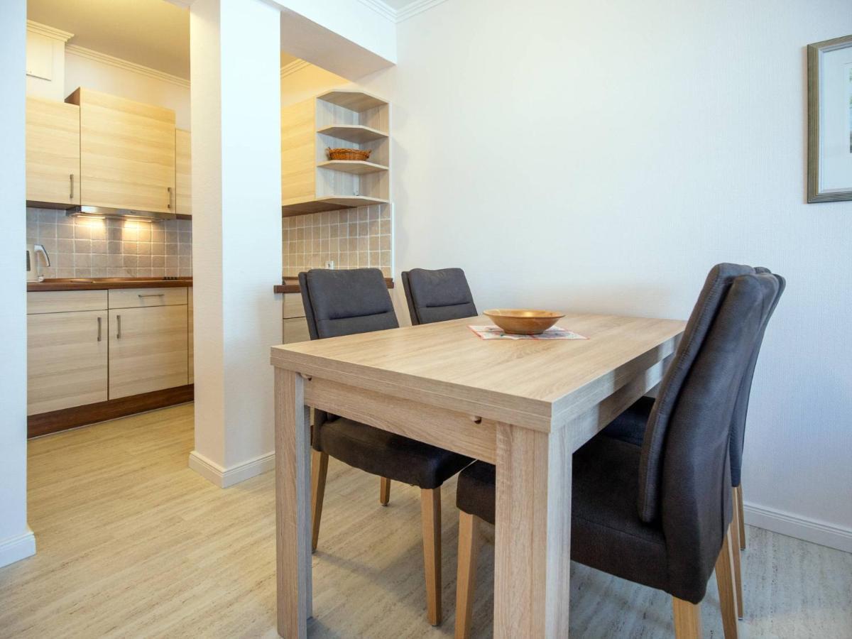 Strandvillen - Mit 1 Schlafzimmer Und Balkon Ah-627 Apartment *